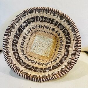 NEW Tonga Artisan Handmade Basket Bowl. Bought in Zambia, Africa